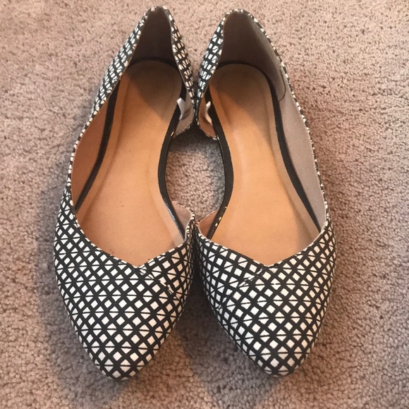 Black and white patterned flats - Picture 2 of 4